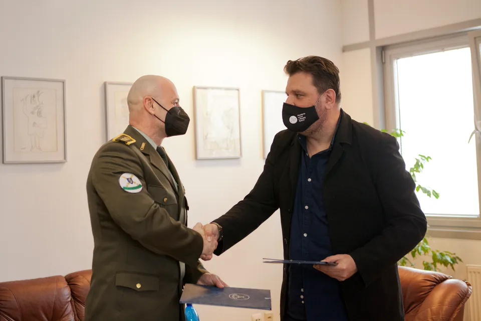 Zmluva o vzájomnej spolupráci s Vojenskou políciou — fotografia 1