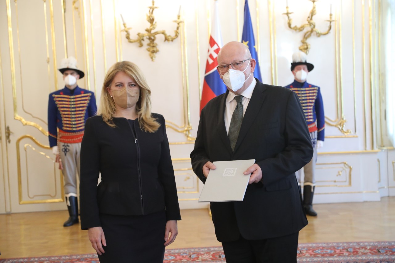 Inaugurácia prof. Matúša Oľhu u prezidentky SR — fotografia 1