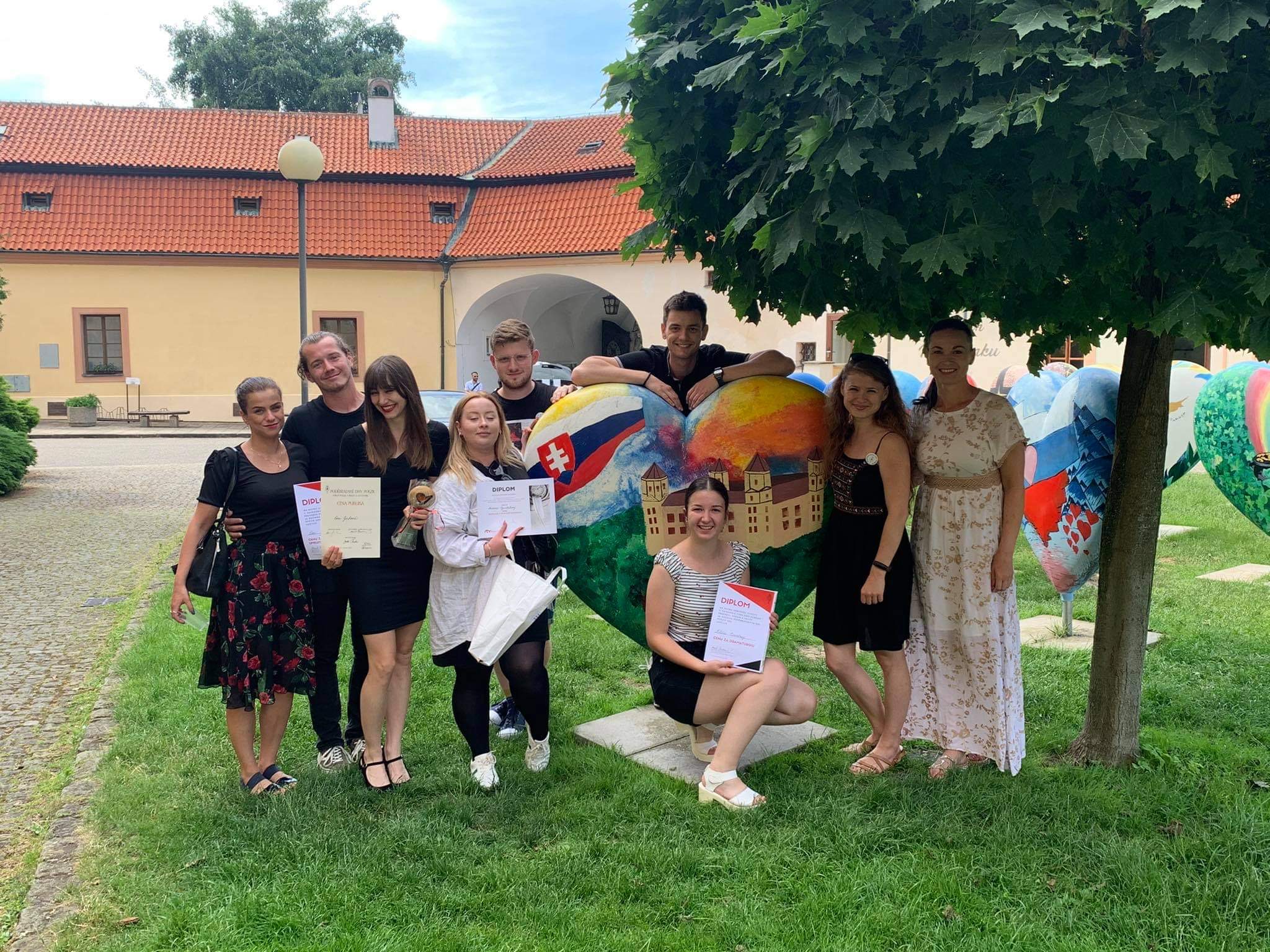Ocenené študentky na medzinárodnom festivale Poděbradské dni poézie — fotografia 1