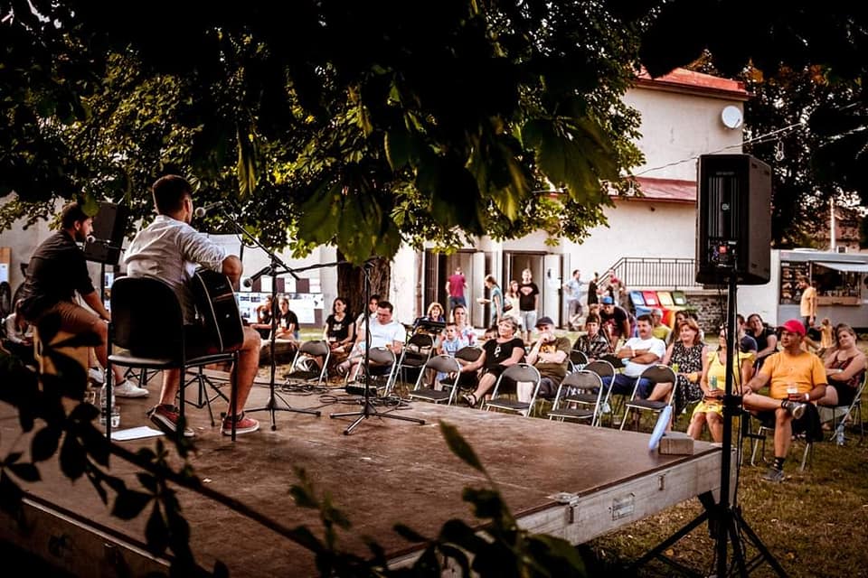 Kevin Ivanko a Andrej Bílik na Festivale GUČA umenia — fotografia 3